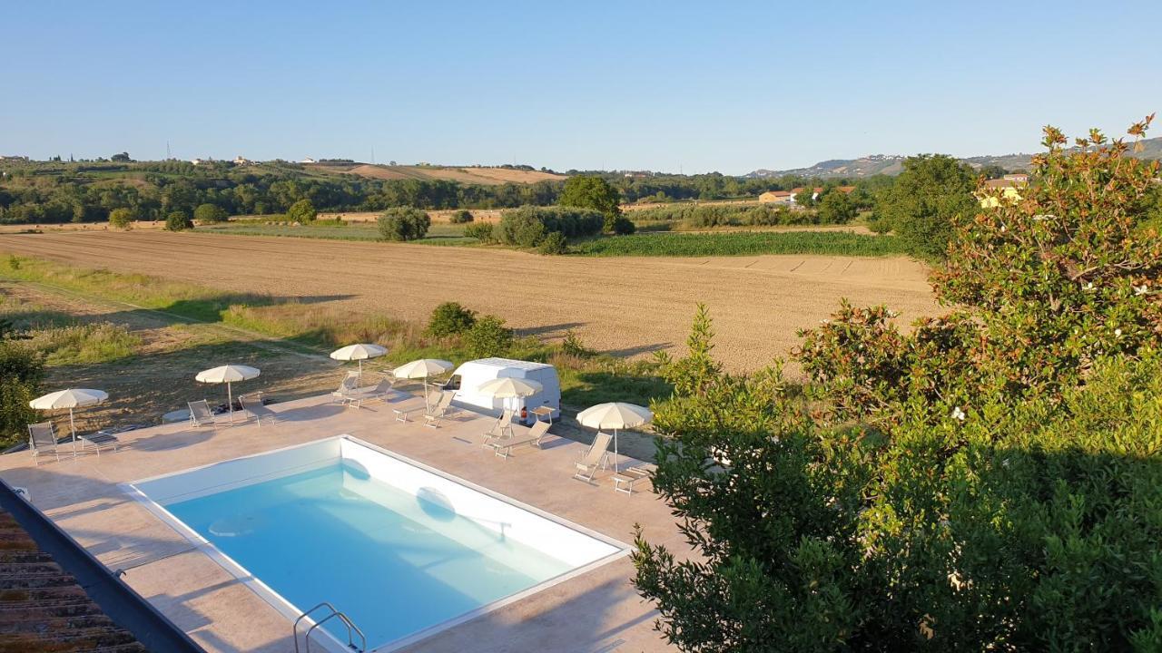 B&B Gli Orti Collecorvino Bagian luar foto